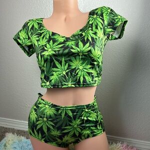 NEW Cannabis Pattern Crop Cheeky Booty Shorts Set 420